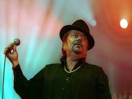 Zijn plaat de hazes 100 is met een imposante 331 weken nu de langst genoteerde album. Andre Hazes Spotify