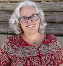 Kim Murchison's Instagram, Twitter & Facebook