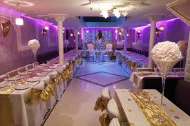Découvrez sur notre blog mariage 1001 idées pour votre décoration de table de mariage du linge de nous vous proposeront également pour votre deco table de mariage un petit tour d'horizon des. La Table Fleurie Abc Salles
