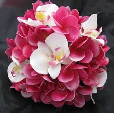 Love This But It S The Wrong Colors Natural Touch Bouquet Frangipani Plumeria Orchid Keep Plumeria Bouquet Wedding Bouquets Bridal Bouquet