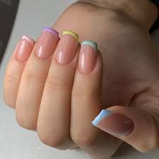 Com a mao bem firme faca o traco com o esmalte colorido. Francesinha Colorida 40 Fotos Tutoriais Para Arrasar No Visual Unhas Coloridas Unhas Bonitas Unhas Maneiras