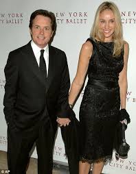 Michael j fox young michael fox alex p keaton jonathan lipnicki stuart little geena davis taylor hanson bttf hugh laurie. Michael J Fox Launches Major Study Into Parkinson S Daily Mail Online