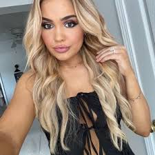 ALEXIA HOPE MOSS WOODS (@alexiamwoods)