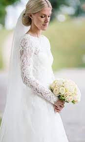 Monique Lhuillier Catherine Wedding Dress Used Size 2 3 500 Wedding Dresses Monique Lhuillier Wedding Dress Romantic Wedding Dress Lace