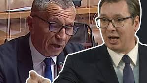 VIDEO/ Filxhanë kokës, sherri skandaloz mes deputetëve shqiptarë bëhet  viral në internet