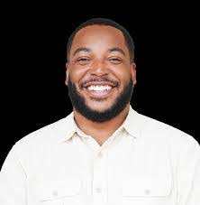 Andrea Pelt's Instagram, Twitter & Facebook