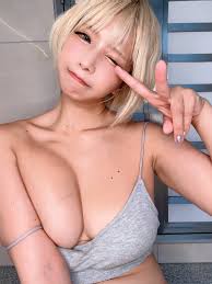 影片】曾無碼流出！巨乳辣妹《乙愛麗絲》潮吹鮑鮑「漏打馬賽克」再度曝光！ | 點我一下