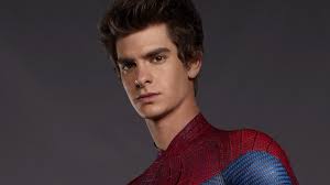 His father was american and his mother british, and he says he identifies with both cultures and has a duel. Andrew Garfield Back In Spider Man Archyde