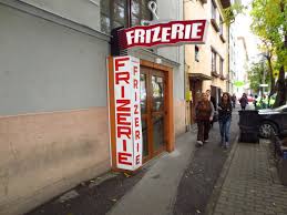 Fiind printre primele magazine de optica din timisoara, acesta asigura servicii complete de optica medicala si oftalmologie: Frizeria 700 Salon Infrumusetare Din TimiÈoara