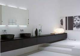 strakke badkamer met langwerpige badmeubel badkamer modern interieur woonideeen