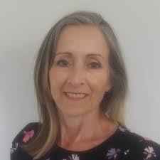 Kim Hardman's Instagram, Twitter & Facebook