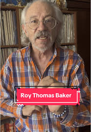 ¿Sabías que Roy Thomas Baker, el productor detrás de Bohemian Rhapsody,  falleció… y lo anunciaron 10 días después? Trabajó con Queen, The Cars,  Journey, Devo, y definió el sonido del rock setentero. ...