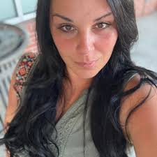 How to protect zinnias from Japanese beetles without harming tree frogs?