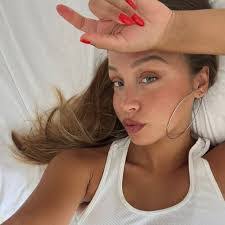 Emily Cadena's Instagram, Twitter & Facebook