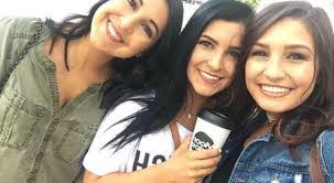 Fifi Smith's Instagram, Twitter & Facebook