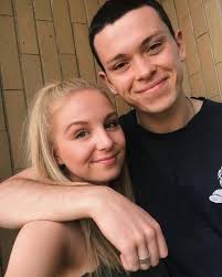 Hello Thank you for being a fan of mine . Say hi ?