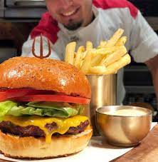 The show kitchen is the centerpiece of a restaurant concept pulled straight from the set of the widely popular hell's kitchen. Michelle Tribble The Standard Burger From The Lunch Menu At Gordon Ramsay Hell S Kitchen Grhellskitchen Caesarspalace Lasvegas Standardburger Facebook