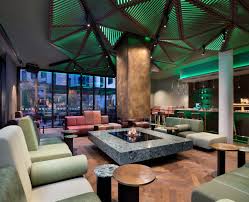 Guests can easily reach the city centre by underground in around 15 minutes. Restaurant Bar Holiday Inn Osnabruck Ghotel