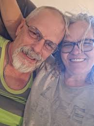 Manual vs automatic awnings for RVs