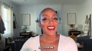 My holiday gift guide is here! Check out some of my favorite things and  grab one for your loved ones if you'd like🎄✨❄️