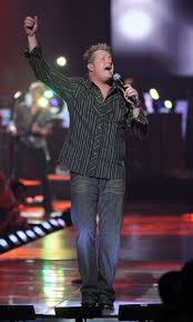 Rascal Flatts Lead Singer Gary Levox Belts A Tune During The Cmt Music Awards On April 14 2008 Rascal Flatts Country Music Lyrics Cmt Music Awards