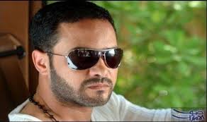 محمد رجب يواصل تصوير فيلم بيكيا في استديو مصر يواصل الفنان محمد رجب الاثنين تصوير عدد من مشاهد فيلمه الجديد Square Sunglasses Men Mens Sunglasses Men