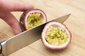 How to choose a passion fruit? How To Eat Passion Fruit 2bstronger Com