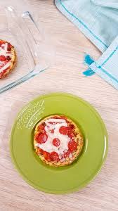 In a small bowl mix together 1 egg, 1 heaping tbsp of almond flour, 1/2 cup shredded mozzarella, 1 tbsp grated parmesan and seasoning until well. Low Carb Mini Pizza Chaffles Video Cookbook Just Ditch The Carbs
