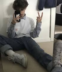 See more ideas about aesthetic memes, memes, aesthetic. Ideologija Poniznost Tektonski Selfie Converse Legs No Face Thehoneyscript Com