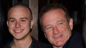 Robin williams' son zak is speaking out about his father's psychological struggle, as well as his own in the wake of the comedian's death. In Harrys Doku Robin Williams Sohn Spricht Uber Sucht Promiflash De