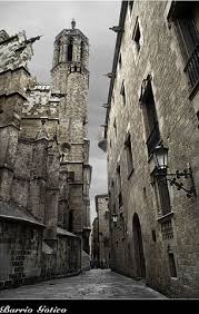 Discover the most old antique dealers, or the feathers and umbrellas' merchants in the street banys. Barrio Gotico De Barcelona Barrio Gotico Barcelona Barrio Gotico Fotos De Barcelona