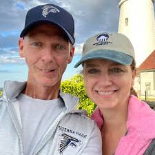 How to travel from Chicago to Milwaukee for a Brewers game without renting  a car?