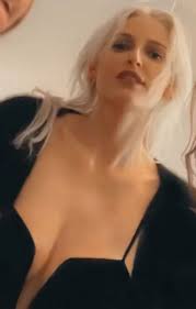 Vote Nowww ❤️ EMIL Y TAYLOR