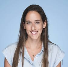 תקועים בלי תחפושת לפורים? מה אם היינו אומרים לכם שאתם יכולים להכין תחפושת  מפריטים שכבר יש לכם בארון, או להשתמש בבגדי יומיום? בואו להציץ בהפקת האופנה  המיוחדת שלנו, שמטרתה להראות כיצד כל