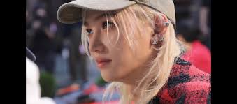 Oh my God they're so freaking adorable in the behind the scenes for the  music video walking