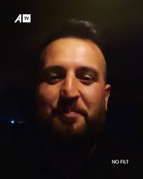 Robert Berisha e quajti recepsionist, reagon menaxheri i Xhensila  Myrtezajt, "Sa datat i kanë artistat e mi për një muaj, ti për 5 vite nuk i  ke"