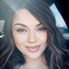 April Sealy's Instagram, Twitter & Facebook