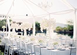 Decorate it with edible snowflakes, sparkling pearls that imitate snowballs, embellishments and even ornaments or pinecones. Enchanting Winter Wedding Ideas Diamondstuds News