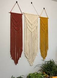 It's true that the more complex forms of macrame can take hours of practice and even years to fully read on to learn how to macrame, and make a beautiful wall hanging with it! Calanit Shlar Calanitshlar Profile Pinterest