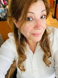 Hi I'm new to the group 👋 36 yo single mom of 4. Been single 4 years  Bought my first house here in Lakeland almost 2 years ago. Ready to find my  life partner.