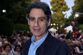 Κυριακή, 15 αυγούστου 2021, 16:53. Poios Neos Se Hlikia H8opoios Yphr3e O Teleytaios Megalos Erwtas Ths Mairhs Xronopoyloy Europost Gr