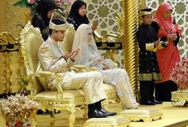 The royal family links to selected members' profiles. Brunei Sultan S Daughter Weds In Elaborate Ceremony