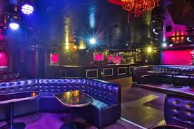 Les mots du petit prince dansaient dans ma mémoire: Le Pau Brazil Au Champs Elysees