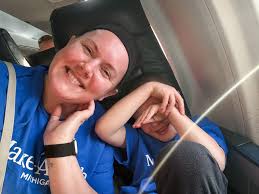 Tucson day four! 🌵 Lots of UNO wherever we go, attempting to get a picture  of just Rich & I 😂, visits to Avery's fav horse, Pretzel, walking &  brushing the ponies,