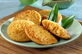 ~ langkah awalnya haluskan ubi jalar lalu campurkan dengan tepung terigu, tapioka, gula, garam, telur ayam, mentega, dan vanilli, lalu aduk sampai rata. Resep Membuat Apem Gula Merah Yang Legit Ini Ternyata Mudah Diikuti Semua Halaman Sajian Sedap