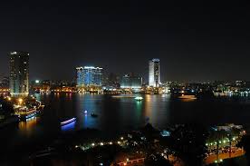 مطار الملك فهد الدولي يعتبر هو أكبر مطار ف العالم من حيث المساحة ، مع 780 كيلومترا مربعا. File Cairo By Night Jpg Wikipedia