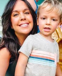 Brenda Bean's Instagram, Twitter & Facebook