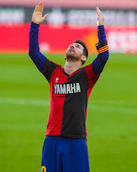Lionel messi on target but laliga title defence ends with a whimper. Bolarinwa Olajide On Twitter Barcelona Vs Osasuna Referee Antonio Mateu Lahoz When I Put My Hand In My Back Pocket To Pull Out The Yellow Card Against Lionel Messi I Got Really