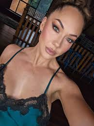 Obsessed with a wing but it just doesn't seem to sit right anymore!?  Factors such as aging, eyeshape and lid position can make it very hard and  to be honest, look like