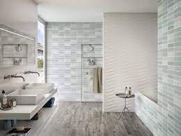 Essendo disponibile anche il 30x60 e relativi decori possiamo pensare di utilizzarlo anche in bagno. Rivestimenti Bagno Piastrelle Mattonelle Iperceramica